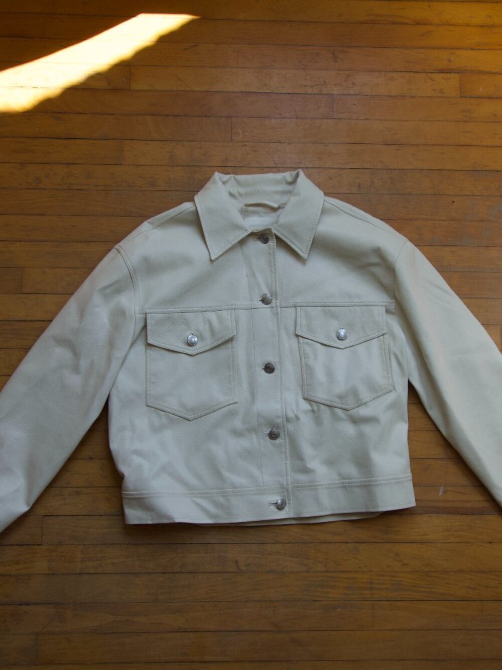 Aritzia Wilfred Cream "Leather" Cropped Jacket Small